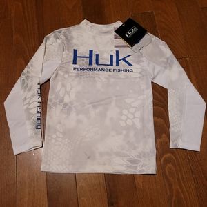 Boy's Huk Yeti fishing shirt-size small